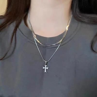 Collana girocollo con ciondolo a forma di croce Gothic di lusso leggero per donne e ragazze, Punk Vintage, Versatile, Catena per maglione, Accessori gioiello, Regali