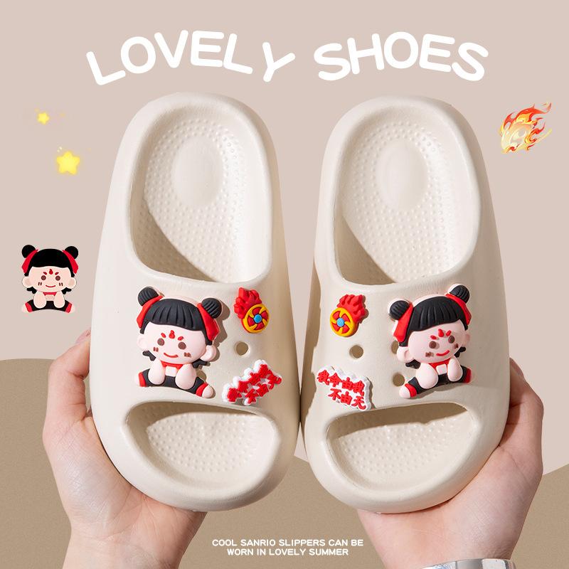 Children's Summer Slippers, Cute for Boys and Girls, Non-slip for Indoor Bathing, Suitable for Outdoor Wear, Closed-toe Parent-child Sandals