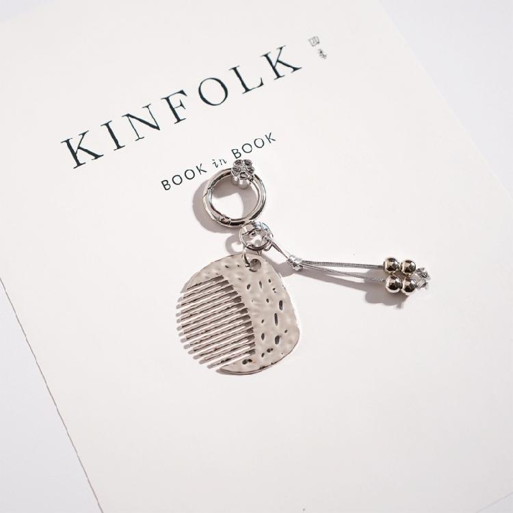 Modern Resin Haircare Keychain Comb Static Prevention Design Ideal Travel Companion And Thoughtful Gift Choice