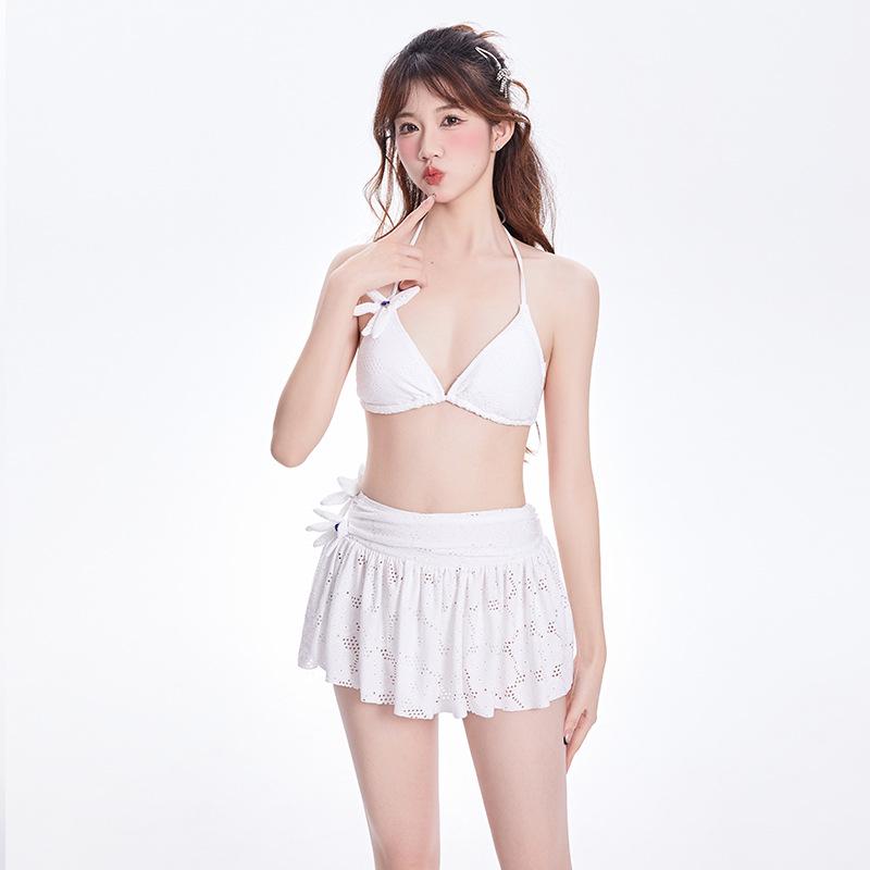 Korean-Inspired Backless White Lace Bikini: Sexy Strapless Split 3-Piece Swimsuit for Women