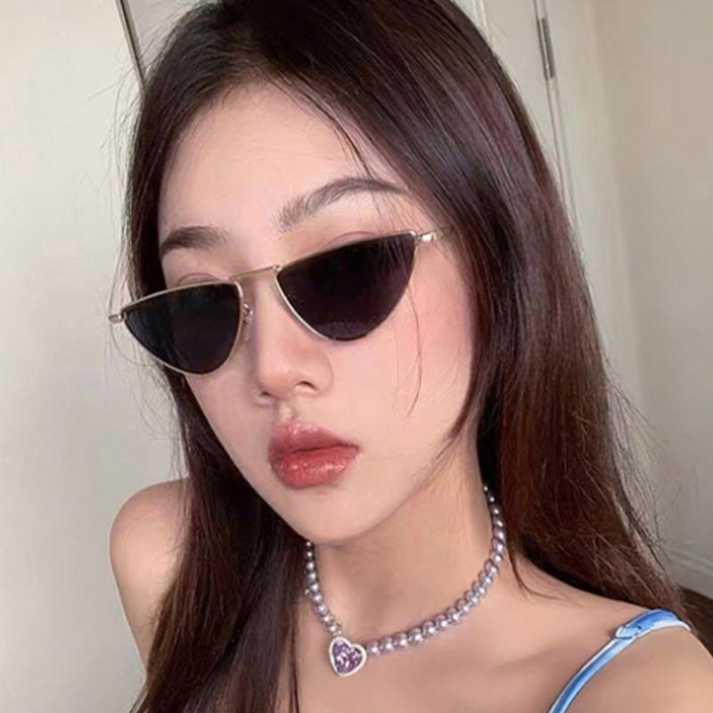 Vintage Korean Cat Eye Small Frame Sunglasses For Women Men Metal Fashion Multicolour Eyeglasses Outdoor UV Protection Shades Sunglasses
