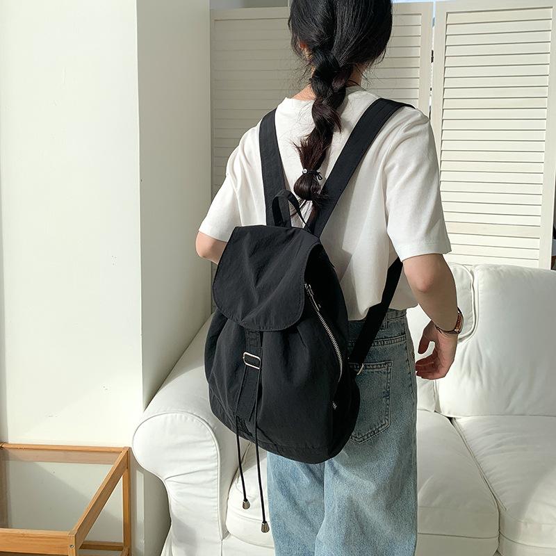 Neuer koreanischer Nylon-Rucksack für Damen, Großes Fassungsvermögen, Hohe Qualität, Ins Mode, Einfach, Vielseitiger Studentenrucksack