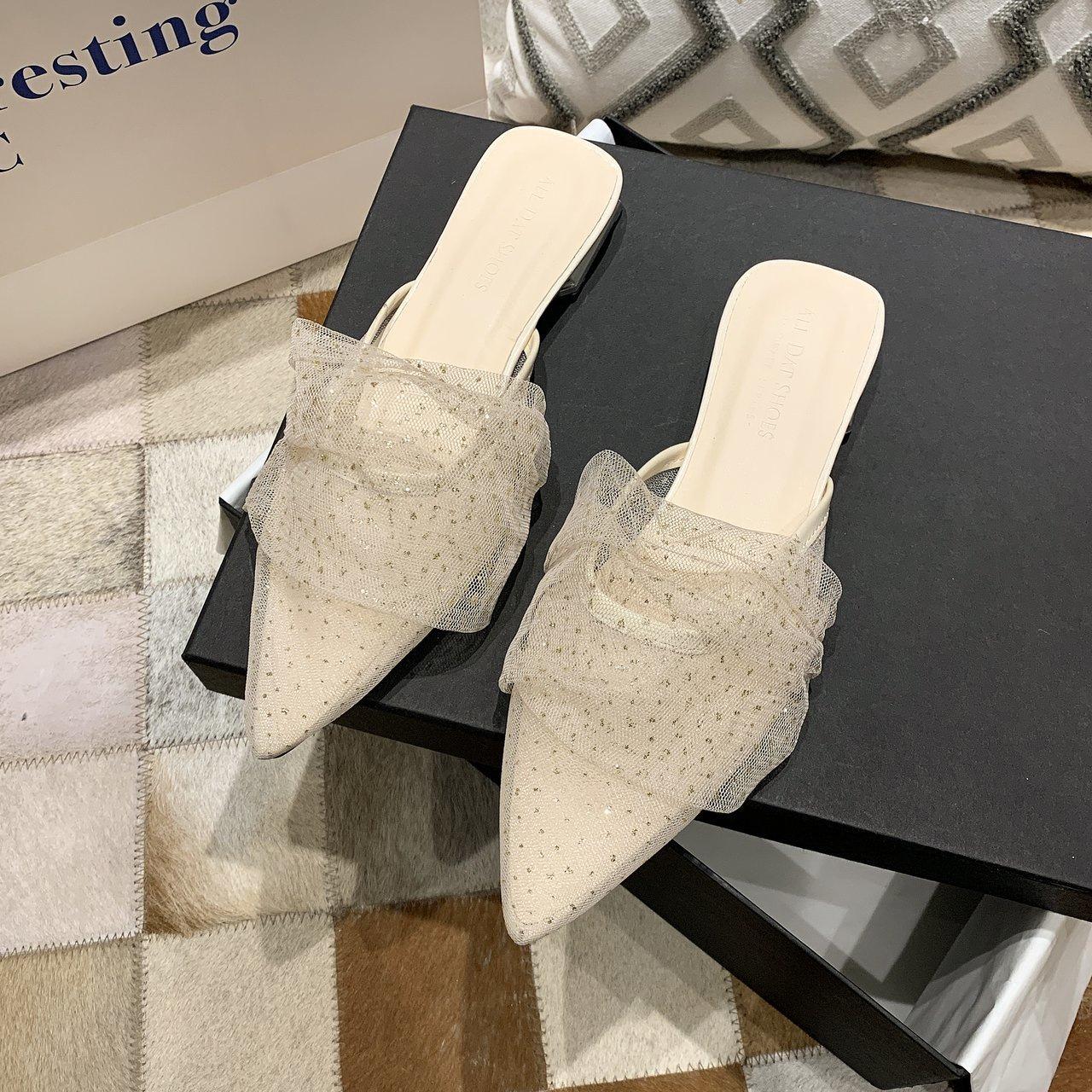 

Босоножки Baotou half shlunks женские, новинка 2025 года, лето, интернет-знаменитости, без каблука, нежные, сетчатые, полутапочки, с острым носком, с плоской подошвой 35 бежевый