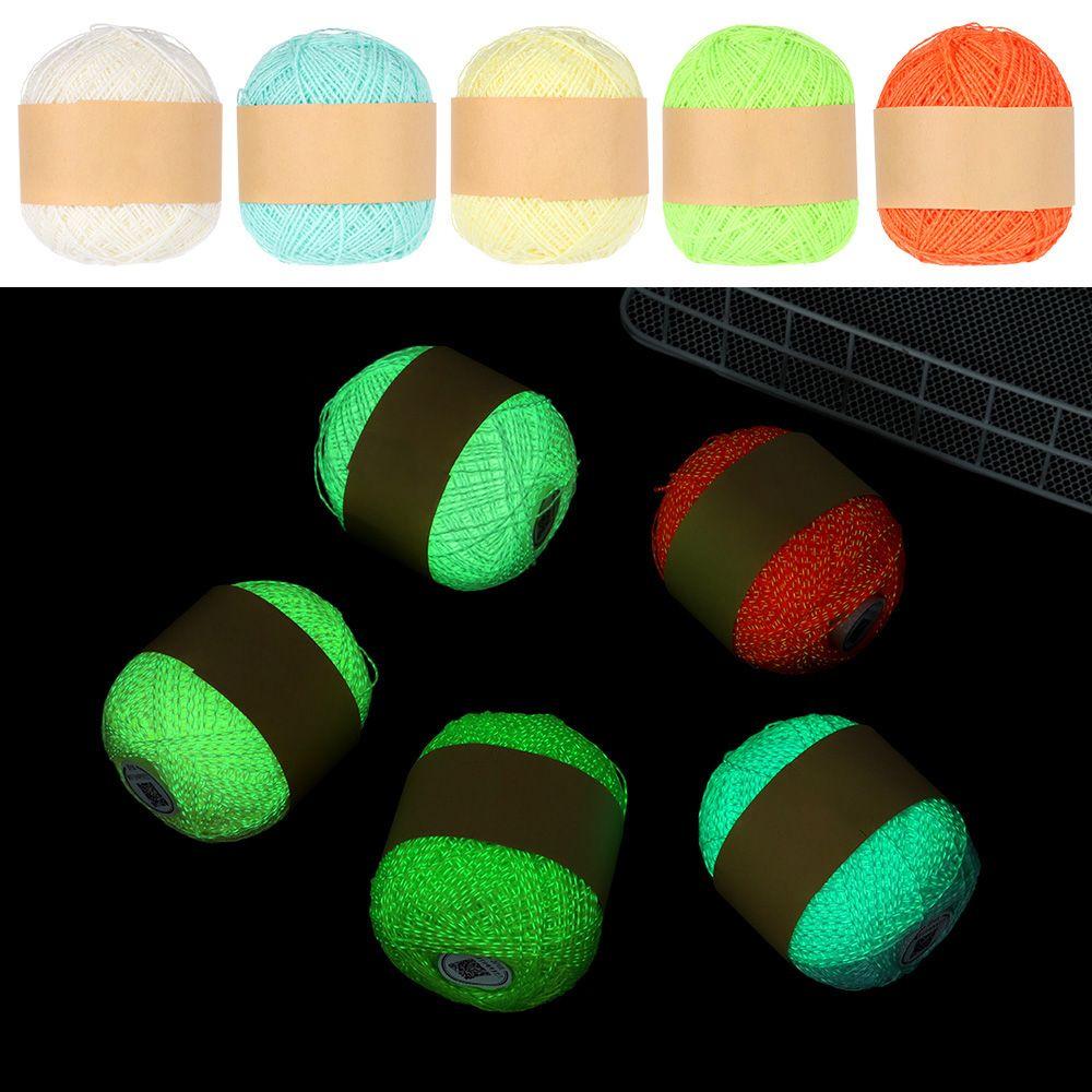 1 Rolle 2~2,5 mm Leuchtgarn Polyester Leuchtendes Chunky Strickwolle Garn für Handgestrickten Fluoreszierenden Teppich Pullover Mütze
