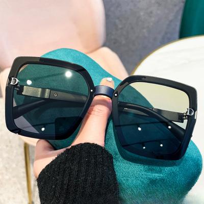 Moda Trendi İleri Seviye D Harfi Kare Çerçeveli Güneş Gözlüğü Tik Tok Polarize Kişilik Güneş Gözlüğü Kadın