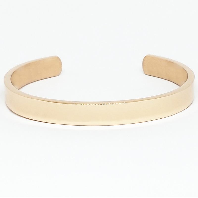 European-American Fashion C-Shaped Stainless Steel Men's Bracelet, V-Shaped Openable Polished Design, Vacuum Electroplated Titanium Steel.