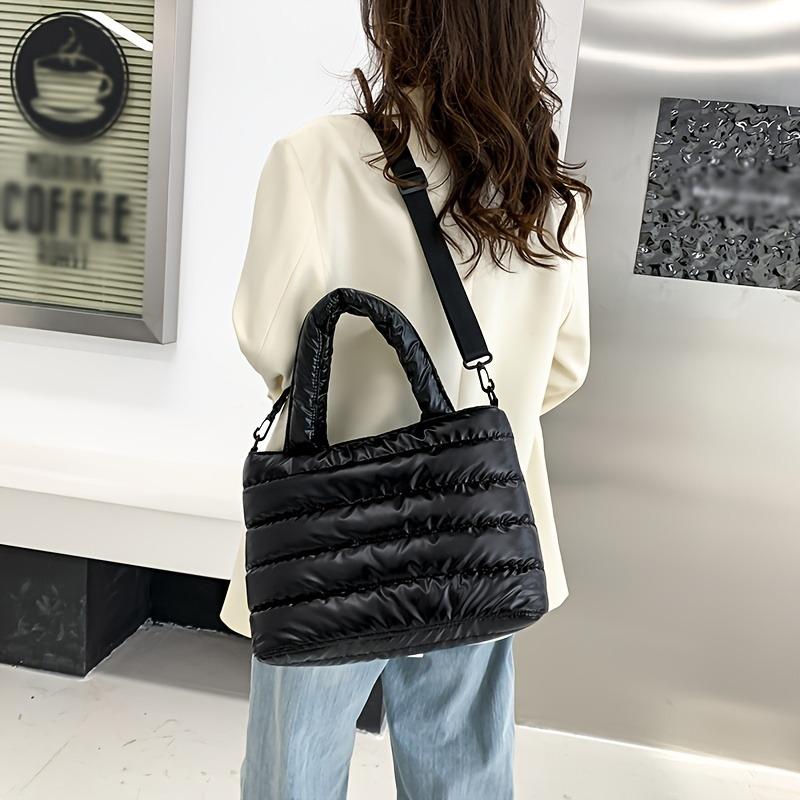 Damevesker med fluffy dun mote vatterte håndvesker for kvinner Ensfarget luksus designer skuldervesker kvinner