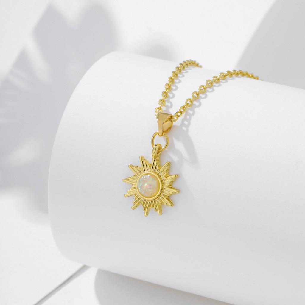 Beautifully Alloy Crafted Moon And Leaf Pendant Necklace With Dazzling Embellishments Rhinestone