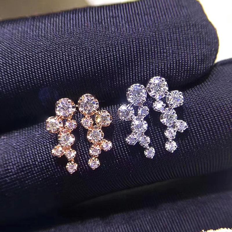 Nye parvise dameøredobber med små runde cubic zirkonia. Enkle, allsidige øretilbehør. God kvalitet. Mote smykker 2021