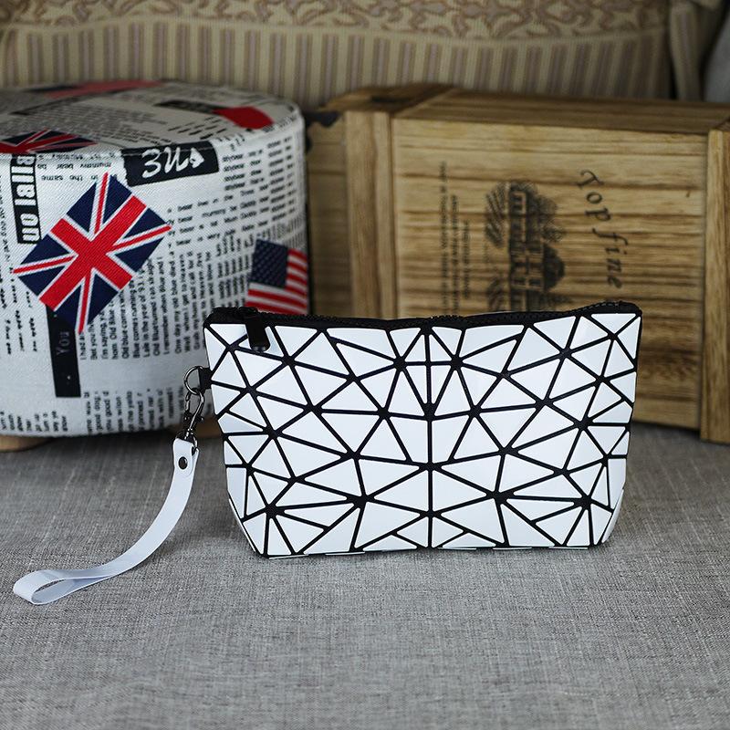 Geometric Diamond Waterproof Hand Carry Cosmetic Bag Korean Fashion Beauty Trend Large Space Foldable Women's Bag