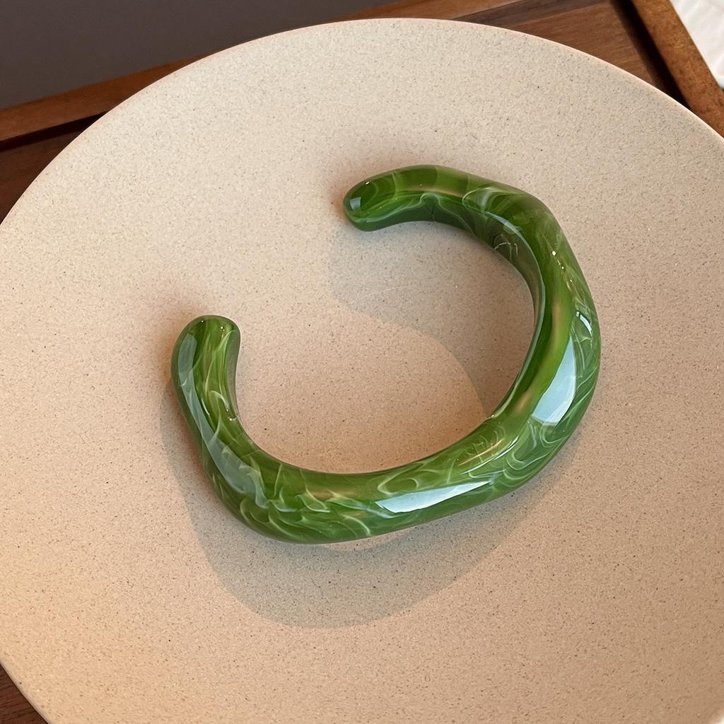 Fashion Unique Irregular Acrylic Cuff Bracelets for Women Simple Texture Multicolor Geometric Open Bangle Female Jewelry