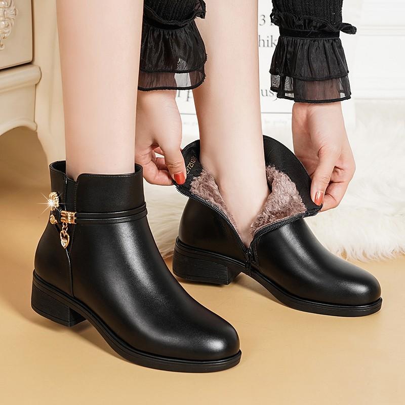 Mom Shoes Cotton Shoes Women's Autumn and Winter Velvet Women's Short Boots Women's Boots Leather Shoes Medium Heel Women's Shoes