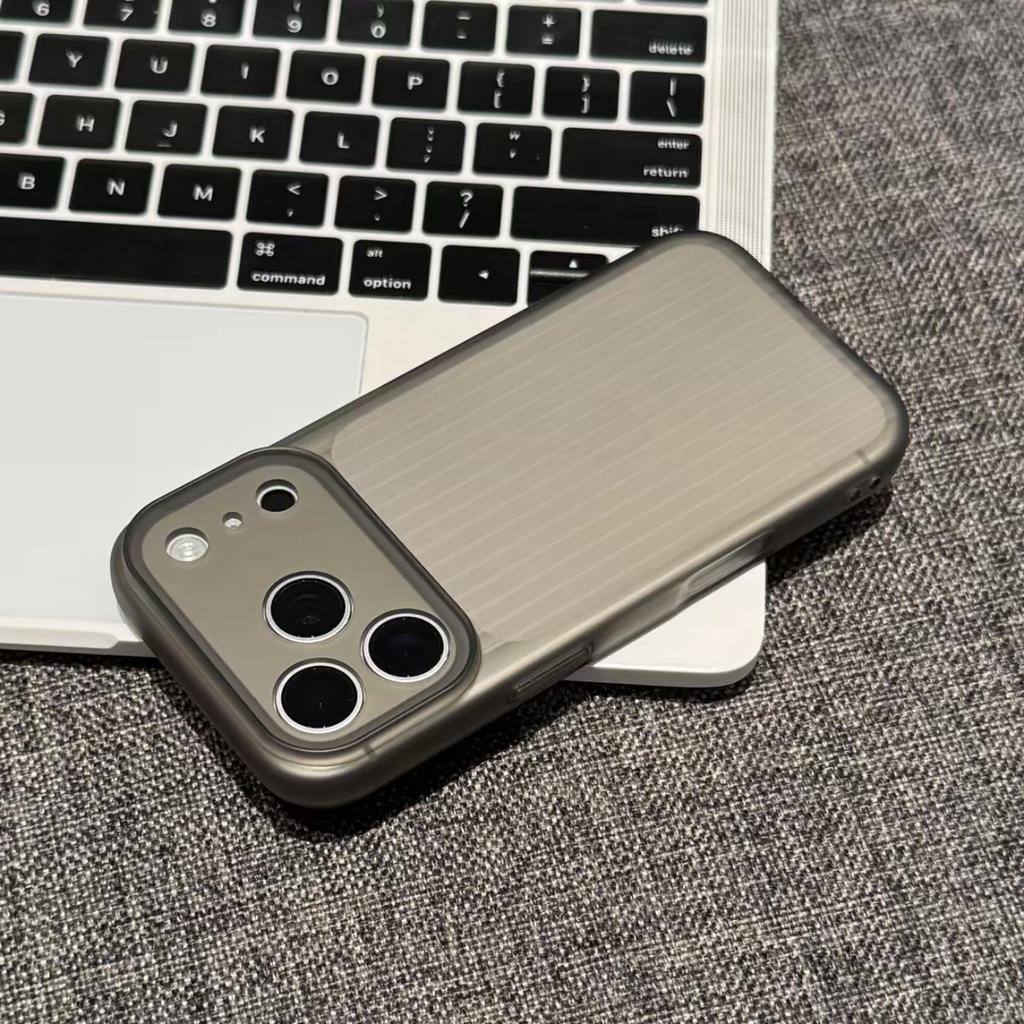 Skin feeling changes in seconds 17 Corrugated soft shell is suitable for Apple 16/15Pro mobile phone case IP14/13/12 matte 11 men and women