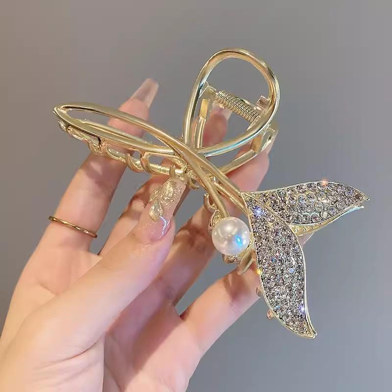 High-End Women's Rhinestone Hair Shark Clip - Large, Stylish, and Trendy Hairpin