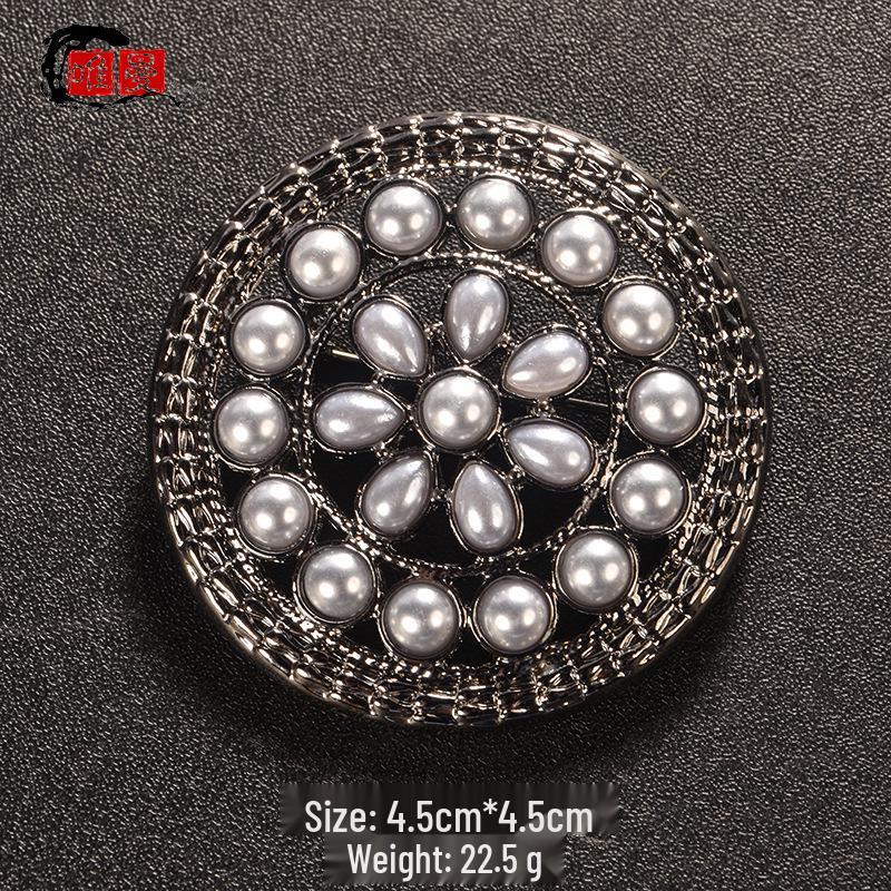 Japanese Style Luxury Brooch: Elegant High-End Women's Pin for Sweater or Lapel