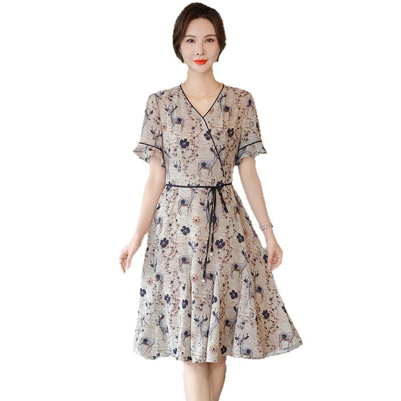 Elegant Summer Dress for Middle-aged Women: Stylish and Age-reducing 2026 Skirt