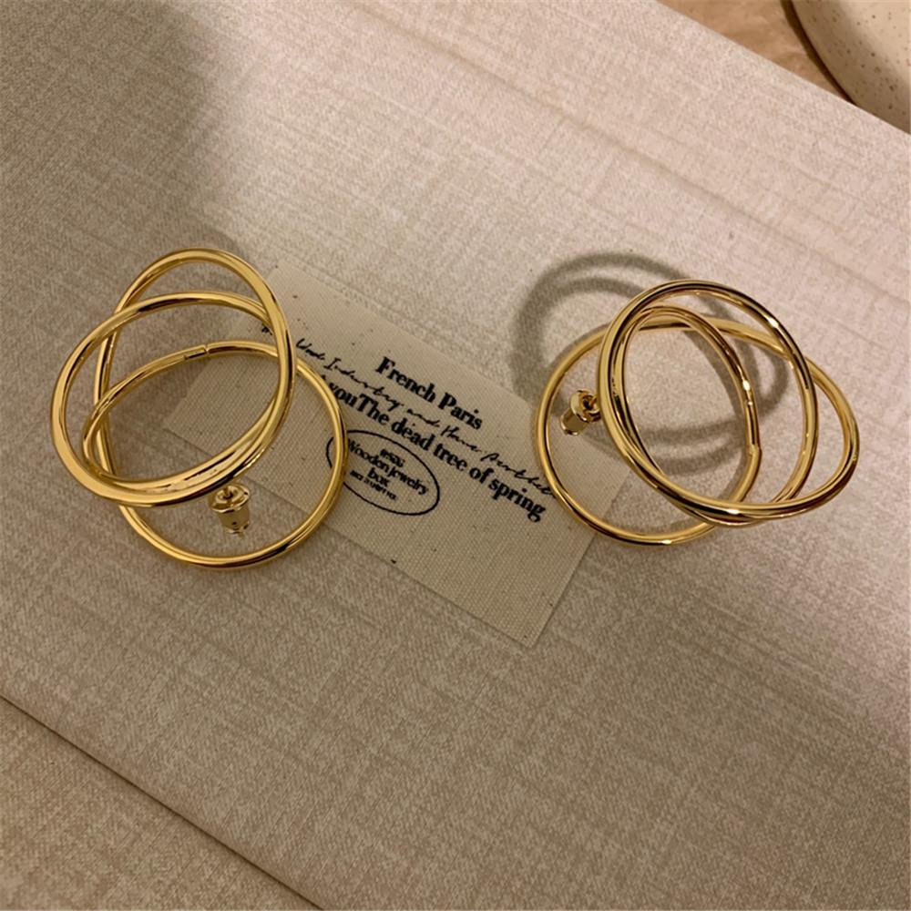 

European And American Circle Wrapped Personality Earrings Design Sense Fashion Temperament Women Accessories золотой