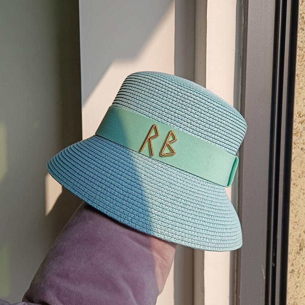 Women's summer flat-top sun hat Fashion hollow vintage straw hat Hand-woven summer travel sun hat