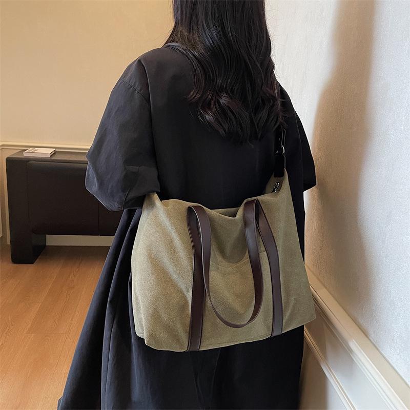 Canvasväska med stor kapacitet i koreansk stil: Trendig avslappnad axel- och crossbodyväska för daglig pendling och resor