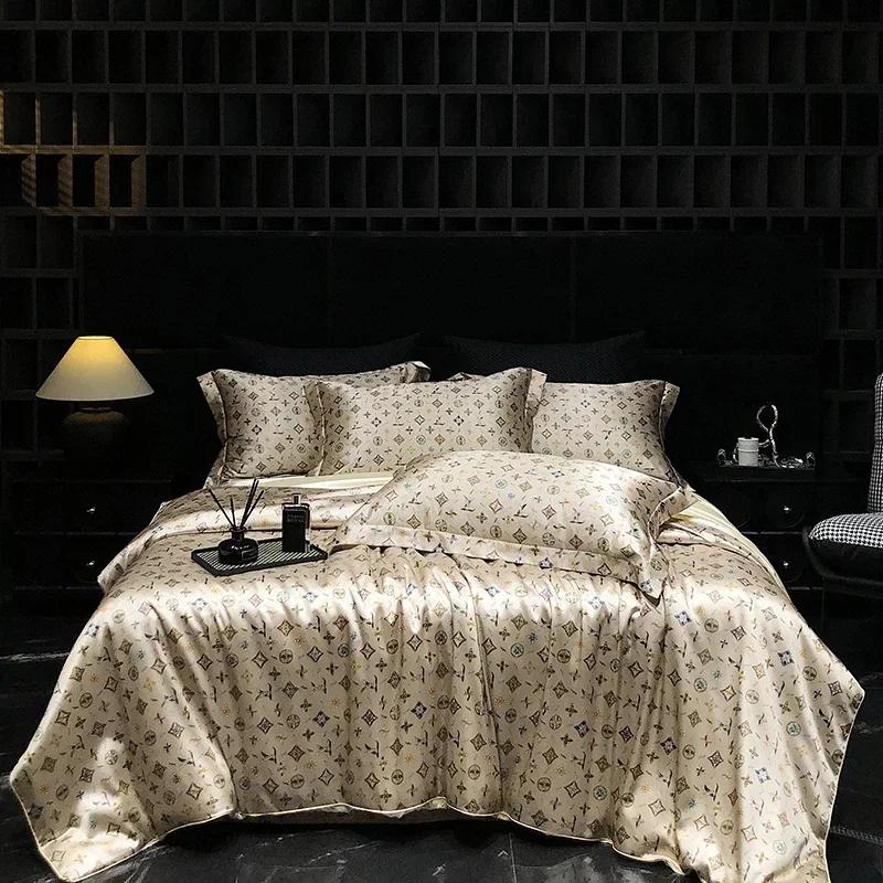 Luxury High-end Silk Bedding Set Silky Satin Quilt Cover Set Printed Queen King Duvet Cover Soft Gift for Your Lover Friends