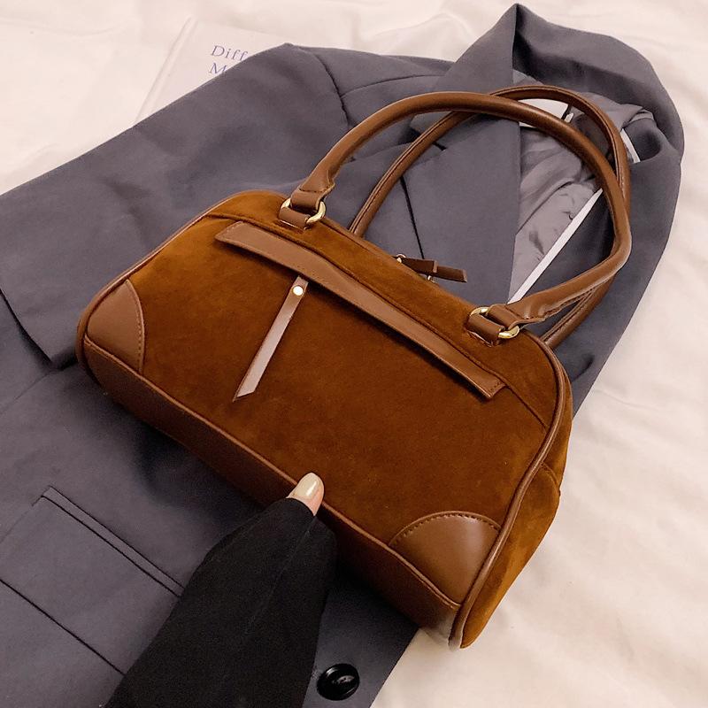 Retro Underarm Bag Women's Autumn and Winter 2025 New Trendy Korean Niche Portable Bowling Bag Large-capacity Commuter Bag