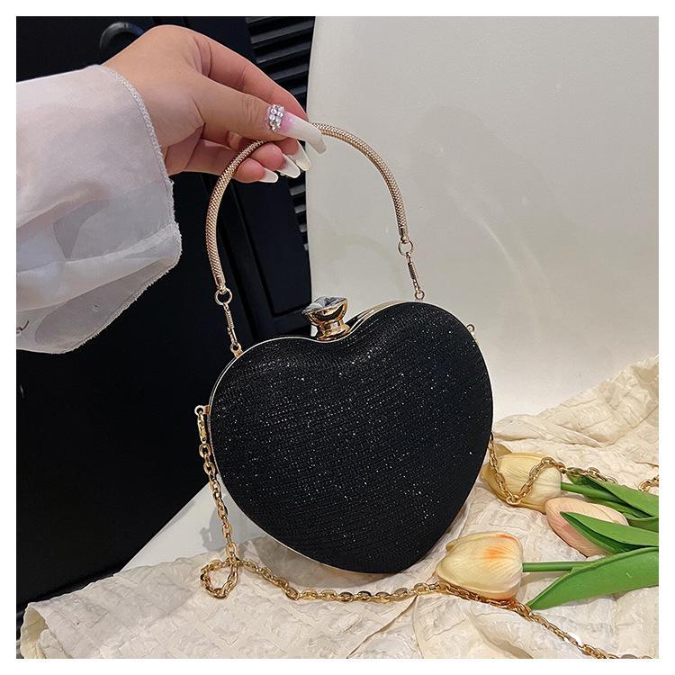 Elegante herzförmige Abendtasche mit Kette – vielseitiges und stilvolles Design