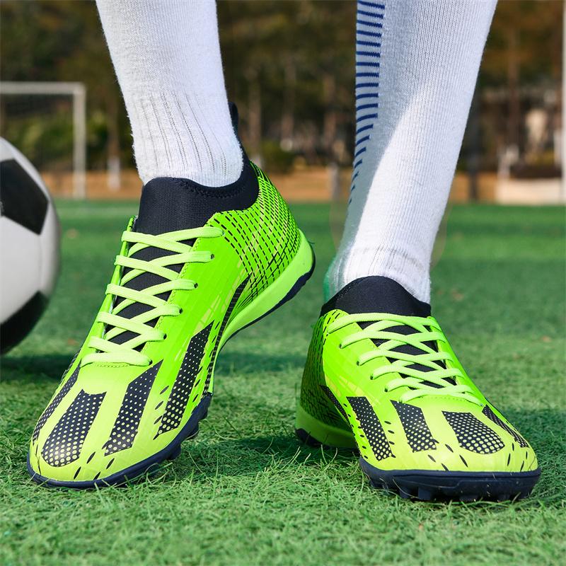 Hot-selling Men Soccer Shoes Sport Anti-slip Man Fast Football Sneakers Lightweight Men's Turf Shoes Futsal chuteiras de campo