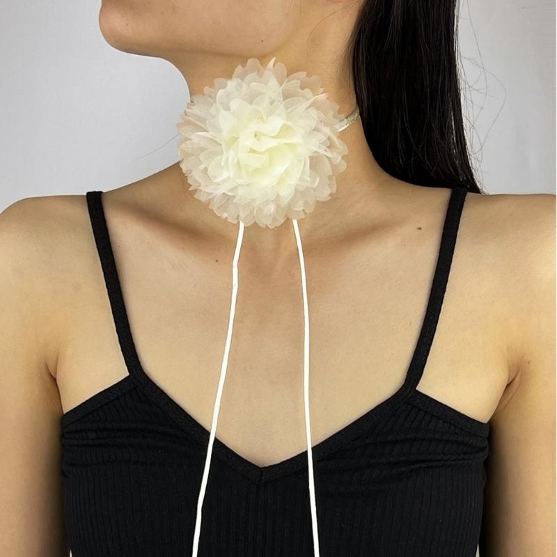 Stylish Rose Blossom Necklace Simulation Flower Neckchain Women Girls Collarbone Chain Eye Catching Choker Accessory