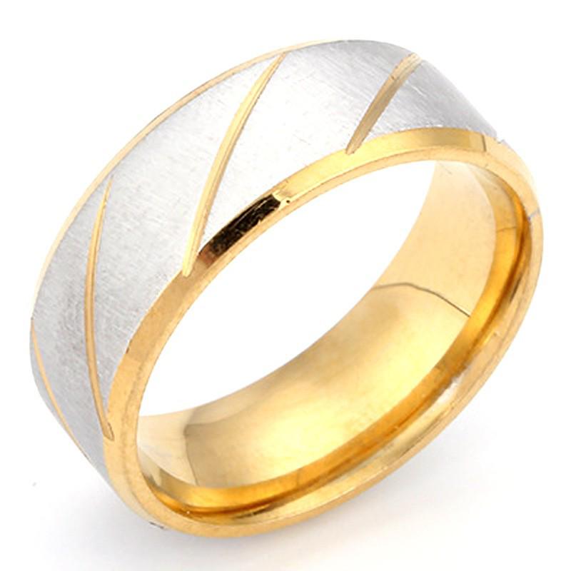 Modisches Herren-Titanstahl-Ringset mit Holzmaserung: Schwarz, Gold und mattierter Edelstahl, nicht verblassend.