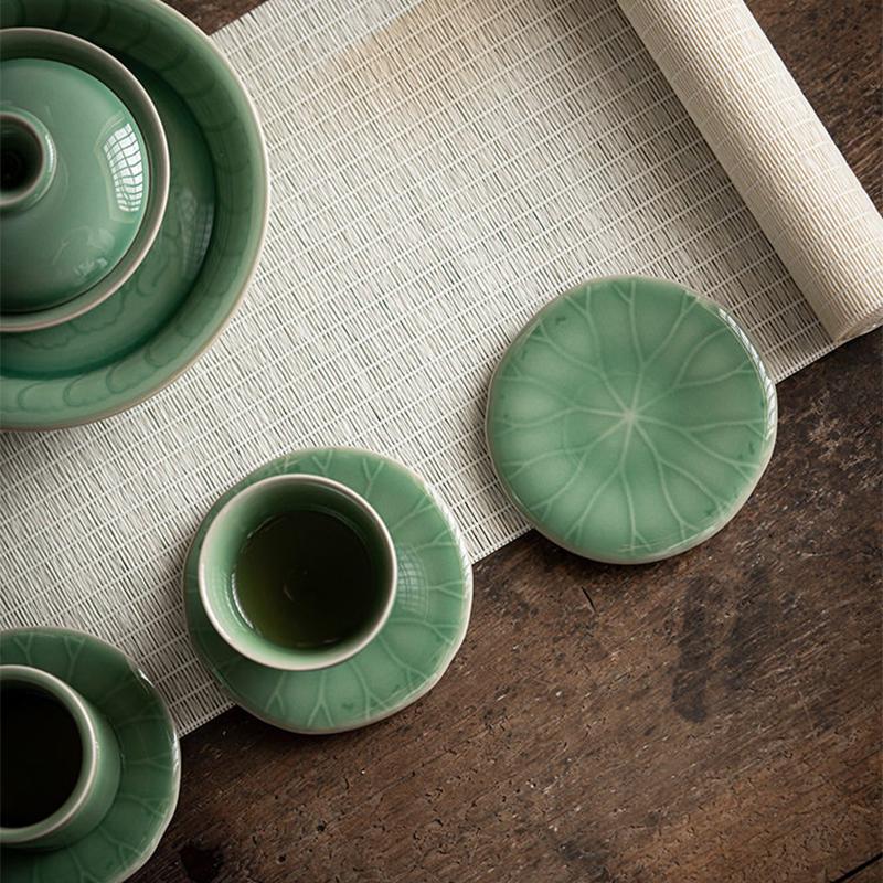 1 Pcs Celadon Carved Coaster Lotus Leaf Ceramic Cup Holder Chinese Style Natural Casual Antique Kung Fu Tea Set Saucer Teaware
