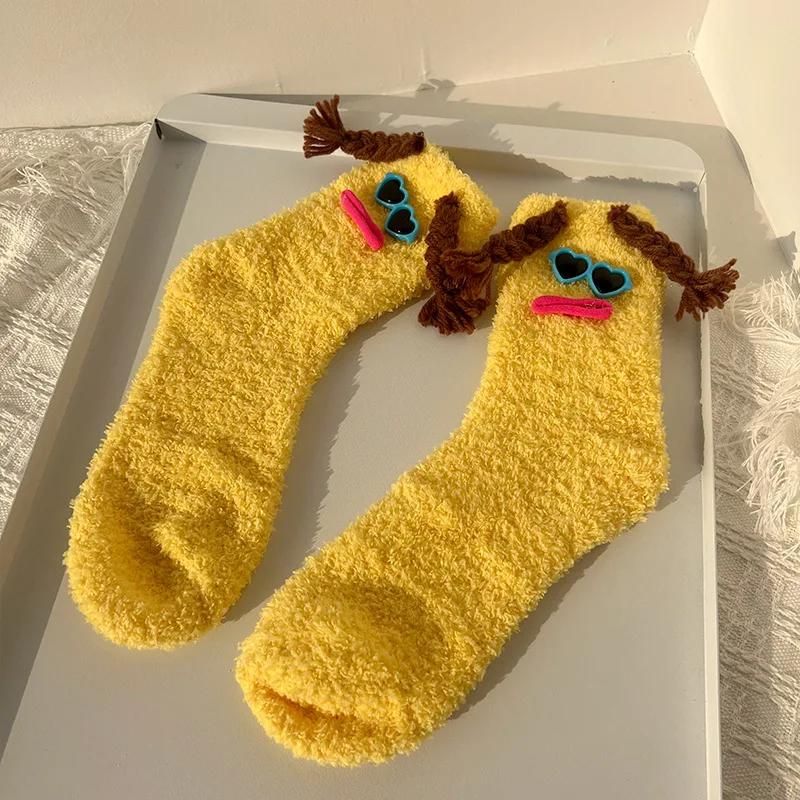 

Супермягкие, милые и игривые носки для девочек на осень и зиму с плюшевыми носками средней длины, красочные универсальные носки для девочек из Кореи One size fits all