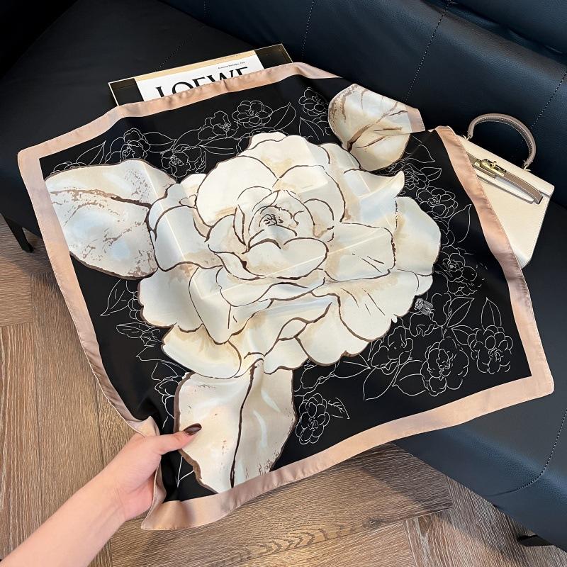 New silk scarf women's fashion versatile high-end small square scarf Korean version neck protection scarf spring and autumn retro scarf binding bag