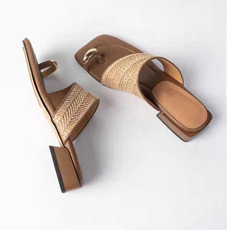 Fashion 2025 New Fashion Square Head Breathable Straw Woven Metal Set Toe Thick with A Flip-flops Summer New Soft Bottom Sandals