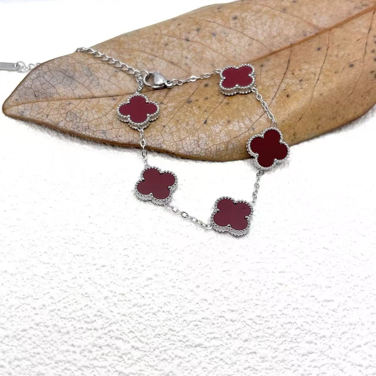 

15 мм браслет с четырьмя листьями клевера и пятью цветами, высококачественный браслет из титановой стали, модное универсальное украшение с четырьмя листьями клевера на удачу 13mm красный