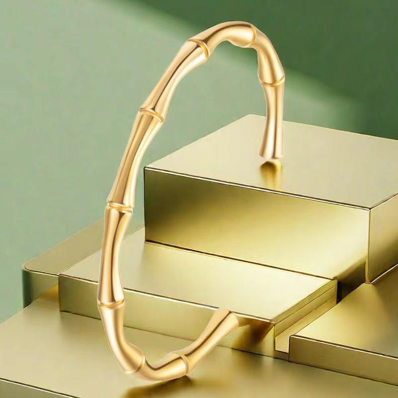 High-End Women's Stainless Steel Bracelet - Non-Fading, Titanium Steel, Elegant Buckle Jewelry