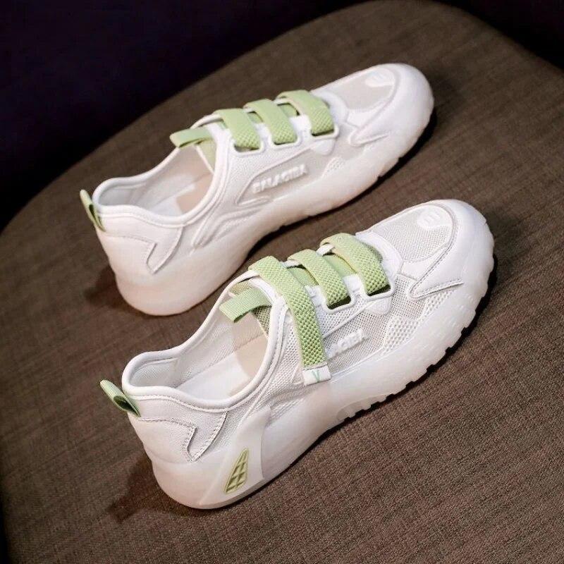 Chaussures de sport d'été pour femmes, respirantes, décontractées, plates, blanches, pour étudiantes, chaussures de course à section fine, baskets confortables et antidérapantes