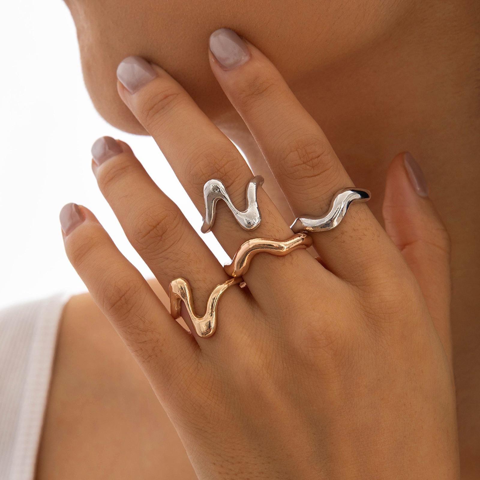 

Fashion Women s 4 Piece Ring Set - Ladies Ring Metal Ring Glossy Ring Metal Ring Holiday Gift One Size золотий