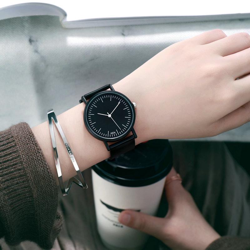 Uhr Studentin Einfach Trend Sport Lässig Männliche Atmosphäre Retro College-Stil Partneruhr