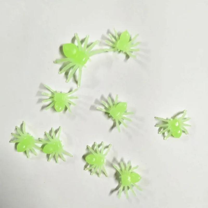 Hot Sale 50pcs Halloween Spiders Decorations Small Black Plastic Spiders Haunted House Spider Decoration Simulation Tricky Toy