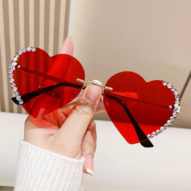 UV400 Shades Metal Frame Love Heart Glasses Rimless Eyewear Lightweight Heart Sunglasses For Beachwear Outdoor Activities Women