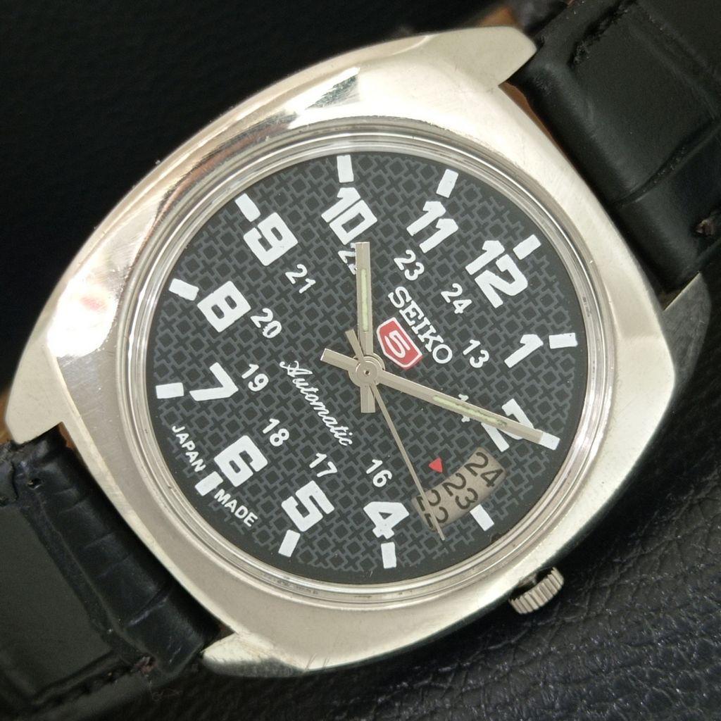 VINTAGE SEIKO 5 AUTOMATIC 7005A JAPAN MENS BLACK COLOR DIAL WATCH A709358-1