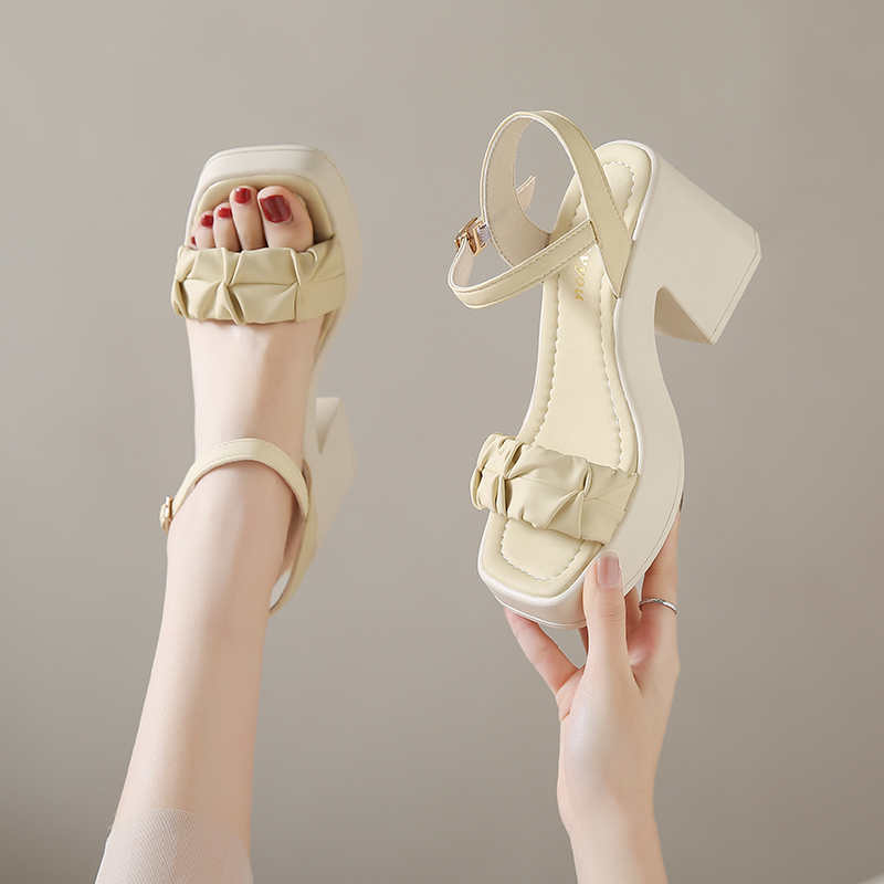 Fashion Autumn-spring Non-slip Sole Slipper Sneakers Brand Luxury Shoes Womens Summer Sandals Women Sports Sapato New Arrival