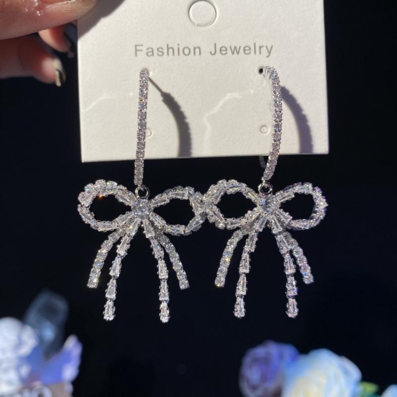 Koreanischer Stil 925 Silber Schmetterling & Quaste Ohrringe mit Zirkonia, Strass und Perlen Akzenten für Herbst/Winter.