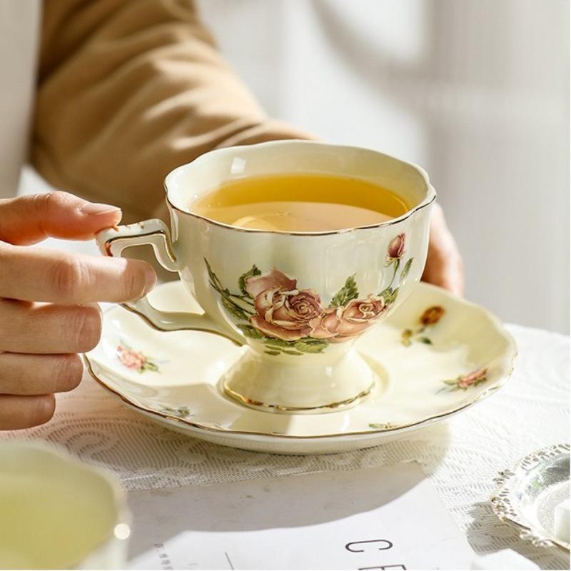 Retro Rose Flower Coffee Cup and Saucer Set- Ceramic Teapot and Tea Cup with Gold Trim, Suitable for Tea Party Gifts ( 2 Cup and 1 Teapot)