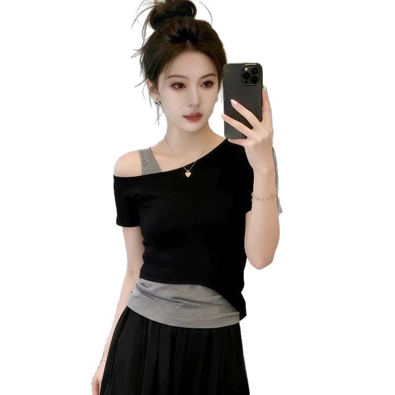 Large size fat MM fake two-piece short-sleeved t-shirt women's clothing is popular in summer this year, with a thin design slanted shoulder top.