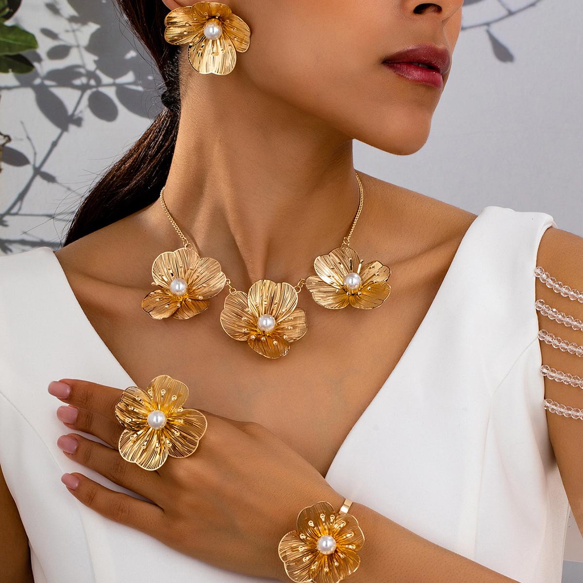 

Модный комплект ювелирных изделий ожерелье браслет серьги кольцо для женщин дамы золотой