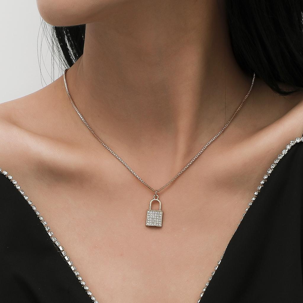 Tillbehör, Kreativa Modeelement Mångsidigt Halsband, Enkelt Retro Nyckellås Hänge Halsband Dam