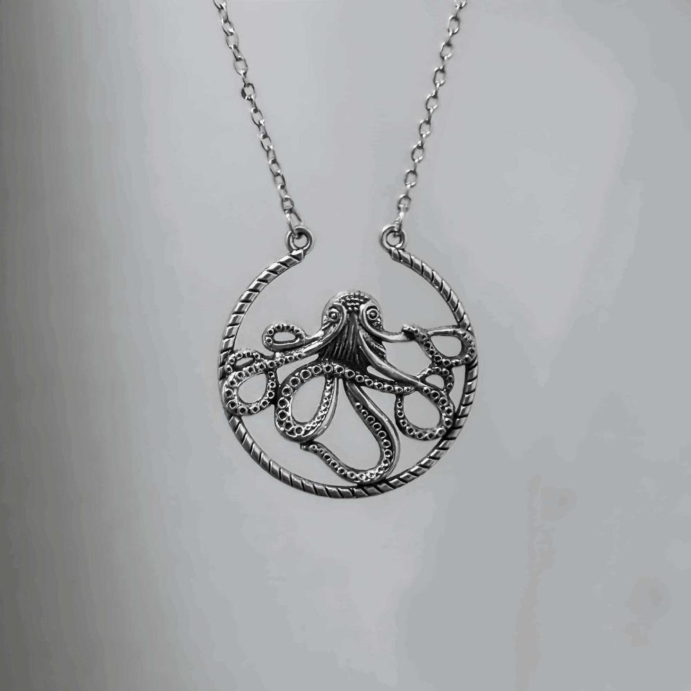 Simple Retro Silver Color Circular Hollowed-out Octopus Pendant Necklace for Men Women Hip-hop Punk Street Wear Jewelry Gifts