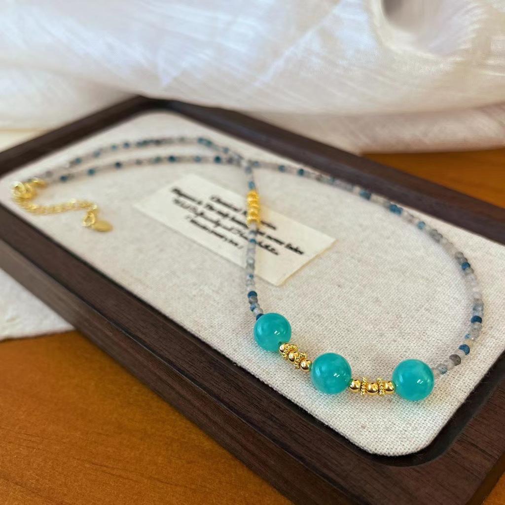 Retro Natural Blue Strawberry Crystal Contrasting Color Natural Tianhe Stone Design Necklace Collarbone Chain