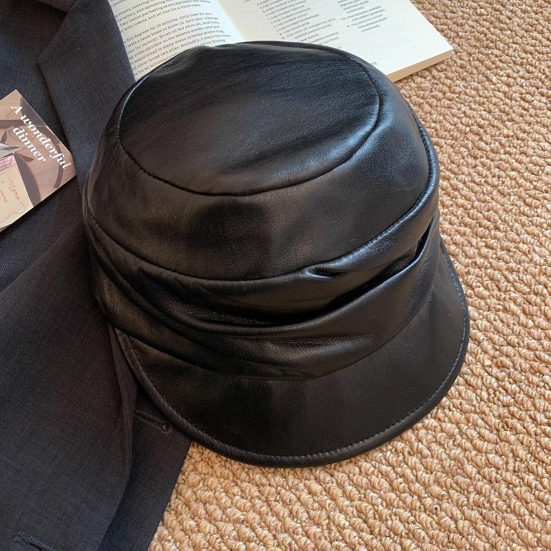 New Personality Irregular Pleated Design PU Leather Berets for Women Autumn and Winter Casual Versatile Retro Newsboy Hats